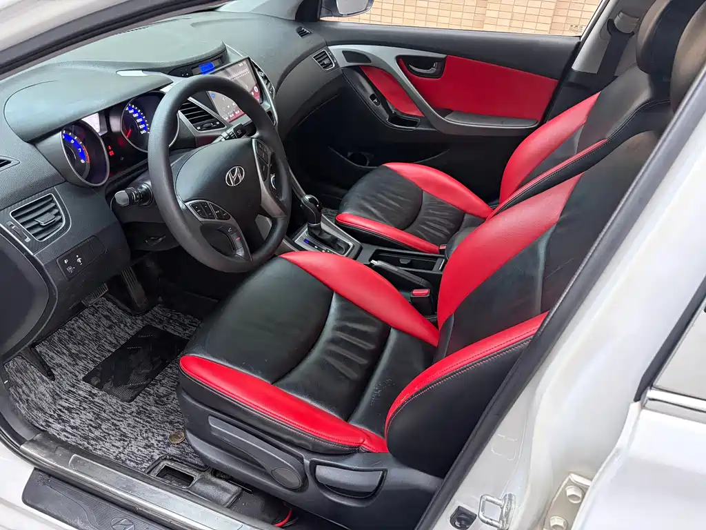 Hyundai Elantra Langdong 2015 — фото 4