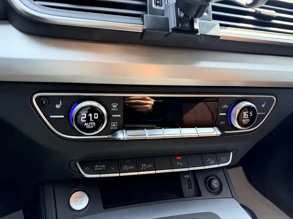 Audi Q5L 2020 — фото 6