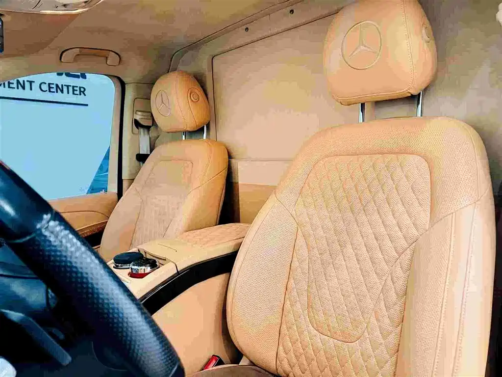 Mercedes-Benz V-Class 2020 — фото 15