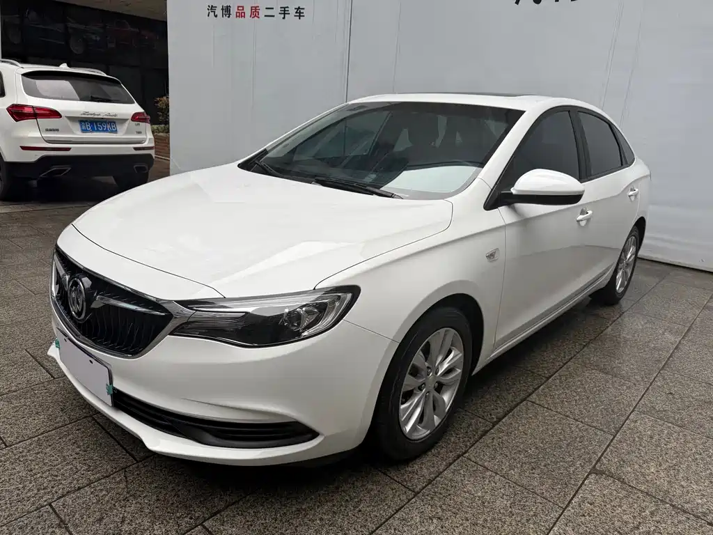 Buick Excelle 2022 — фото 1