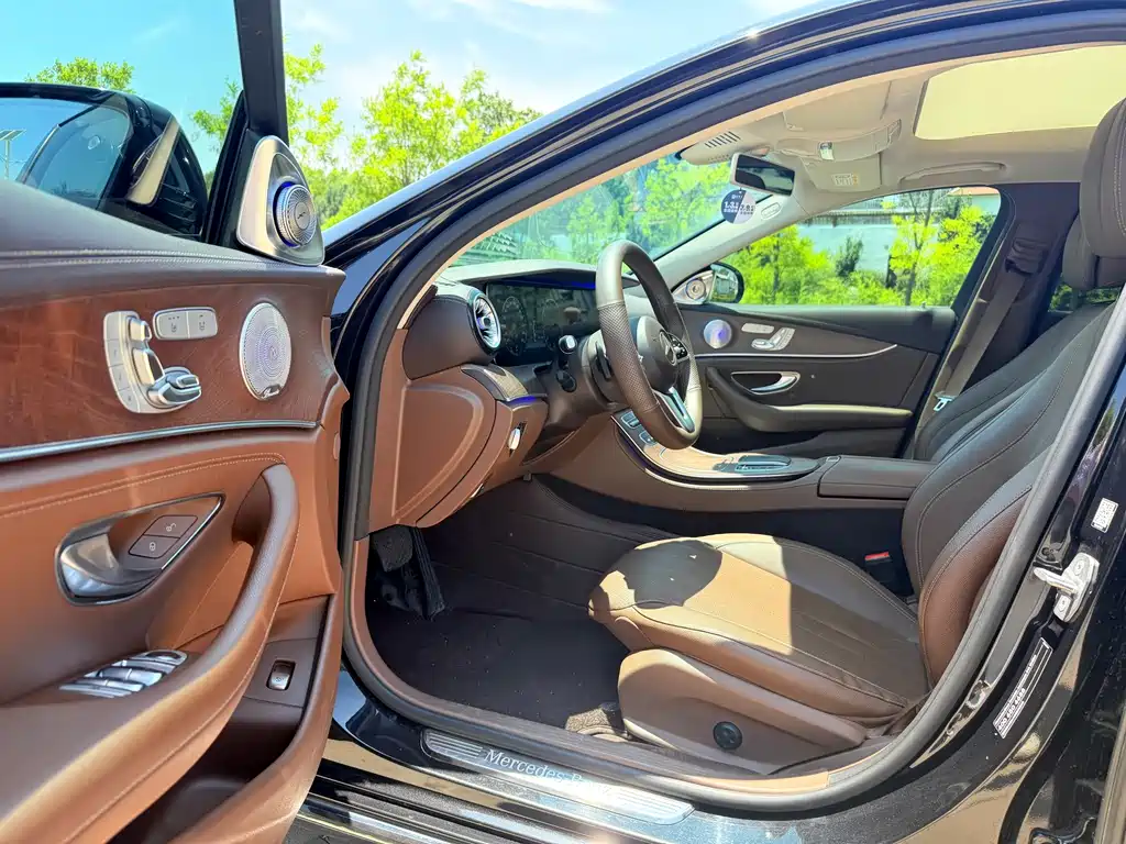 Mercedes-Benz E-Class 2020 — фото 8