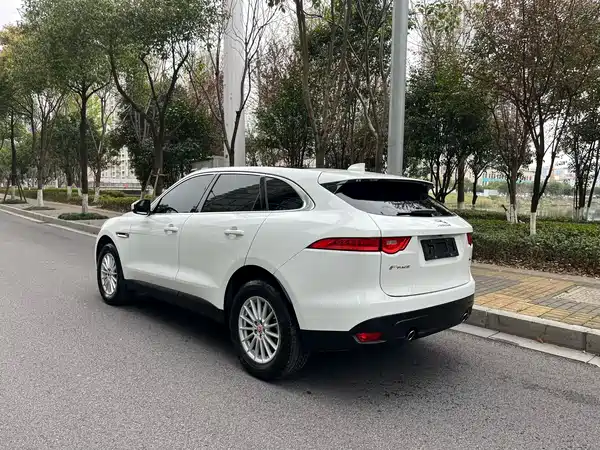Jaguar F-PACE 2019