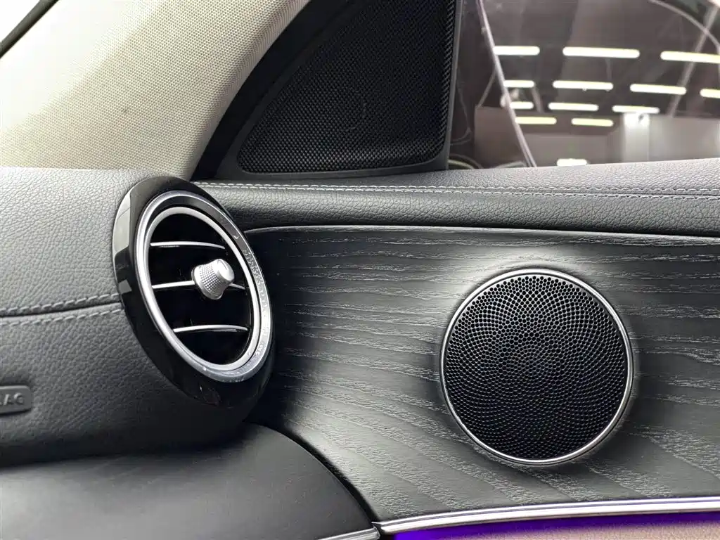 Mercedes-Benz E-Class 2018 — фото 13