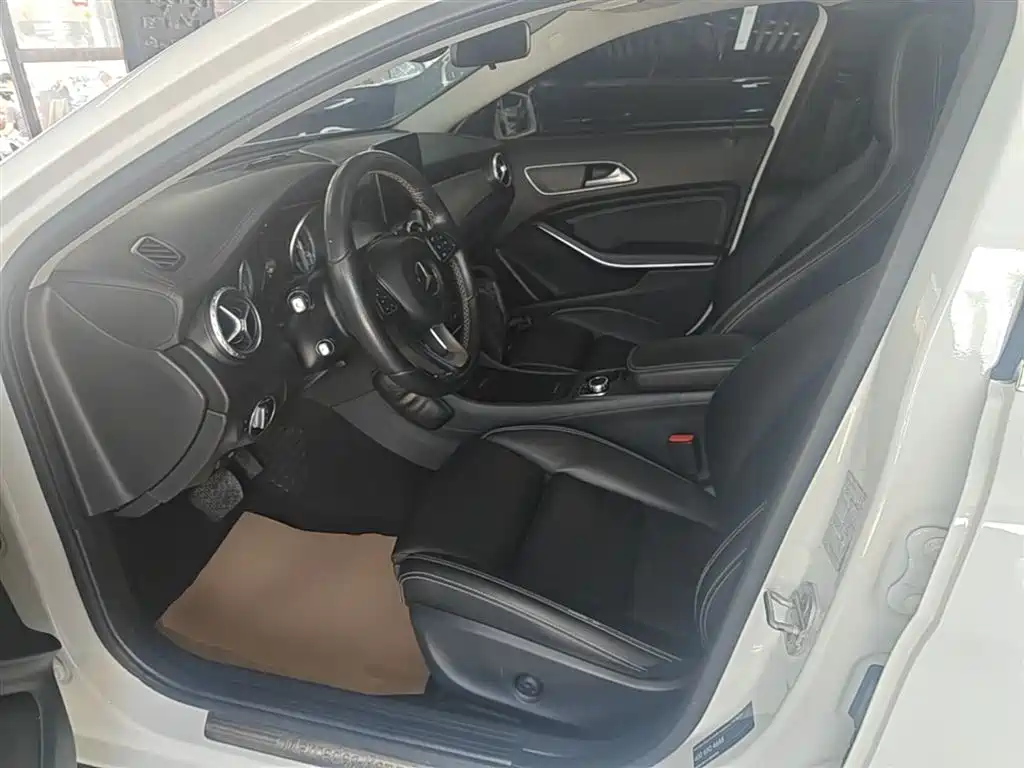 Mercedes-Benz GLA 2016 — фото 15