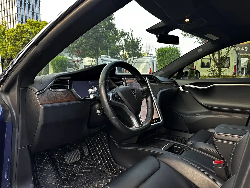 Tesla Model S 2018 — фото 8