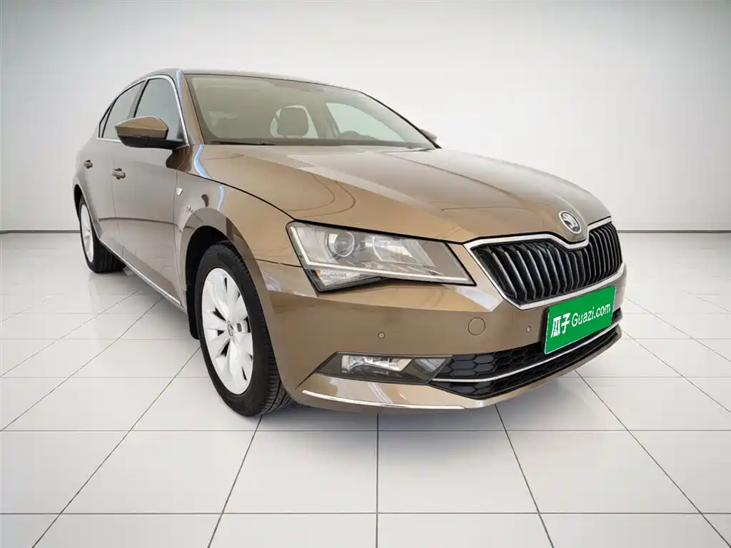 Skoda Superb 2019 — фото 4