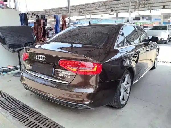 Audi A4L 2016