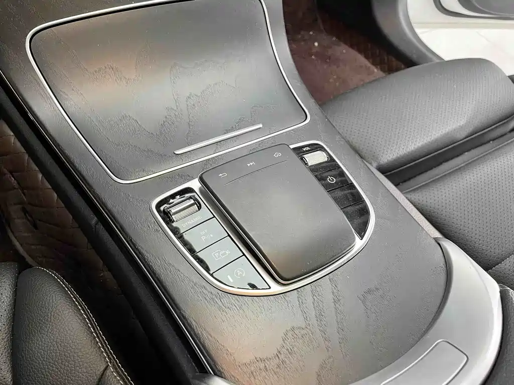 Mercedes-Benz C-Class 2020 — фото 12