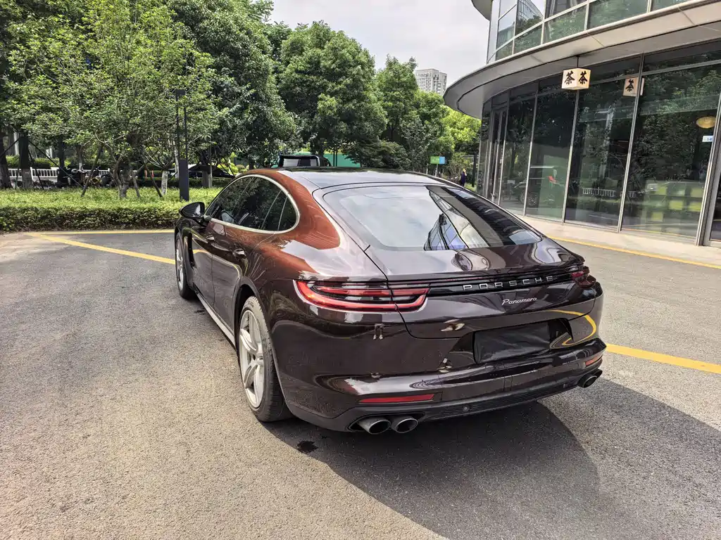 Porsche Panamera 2018 — фото 16