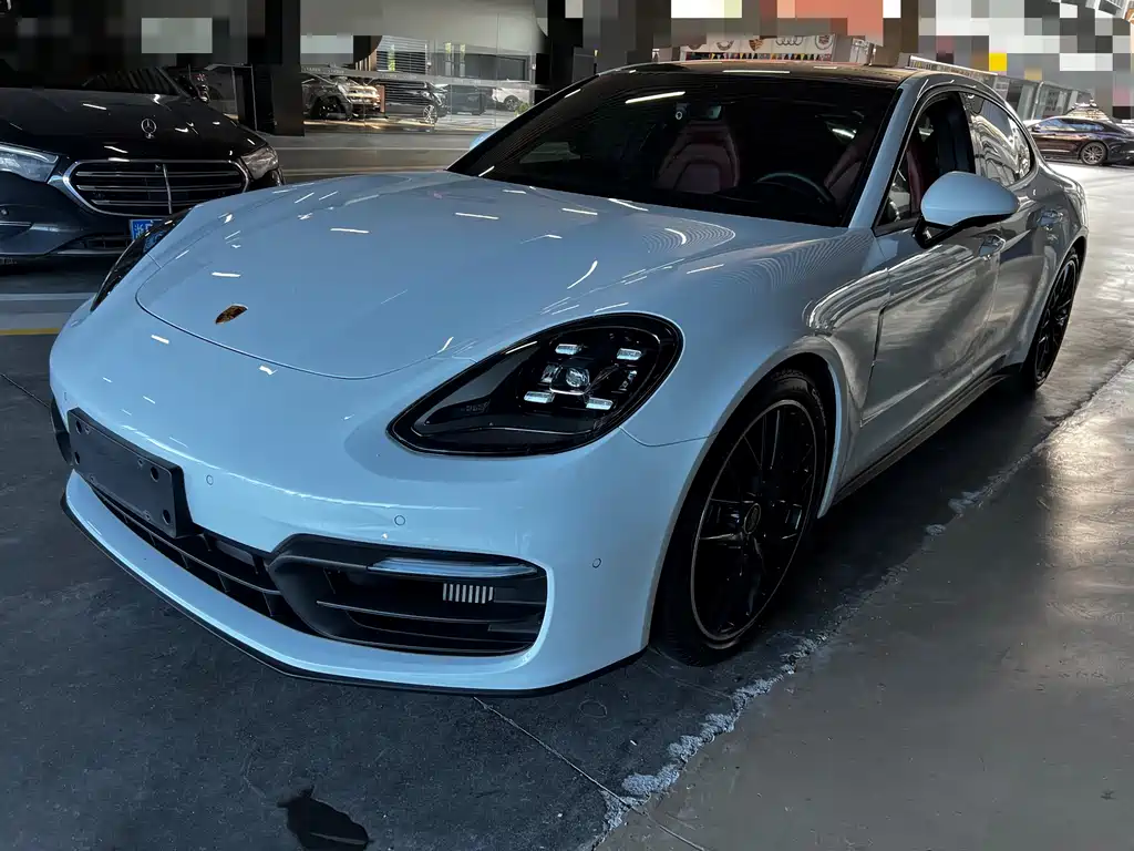 Porsche Panamera 2021