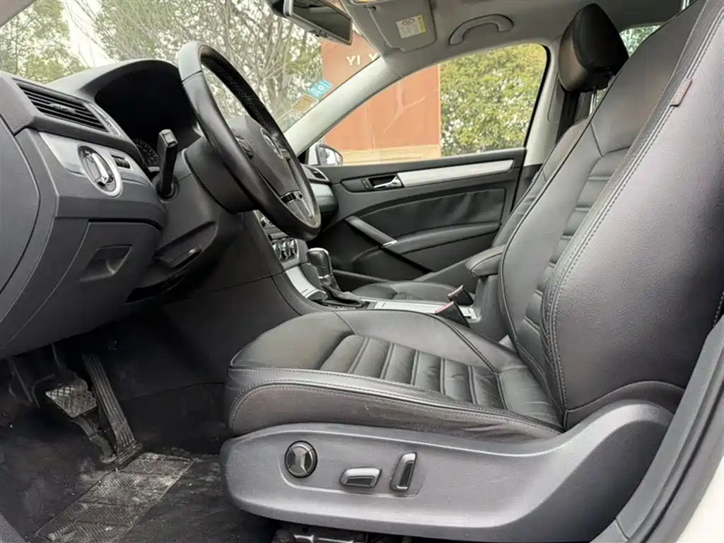 Volkswagen Passat 2015 — фото 15