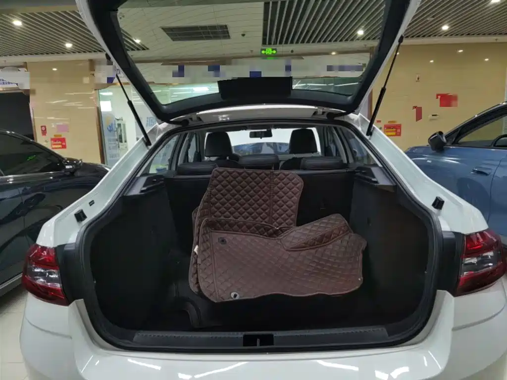 Skoda Octavia 2023 — фото 15