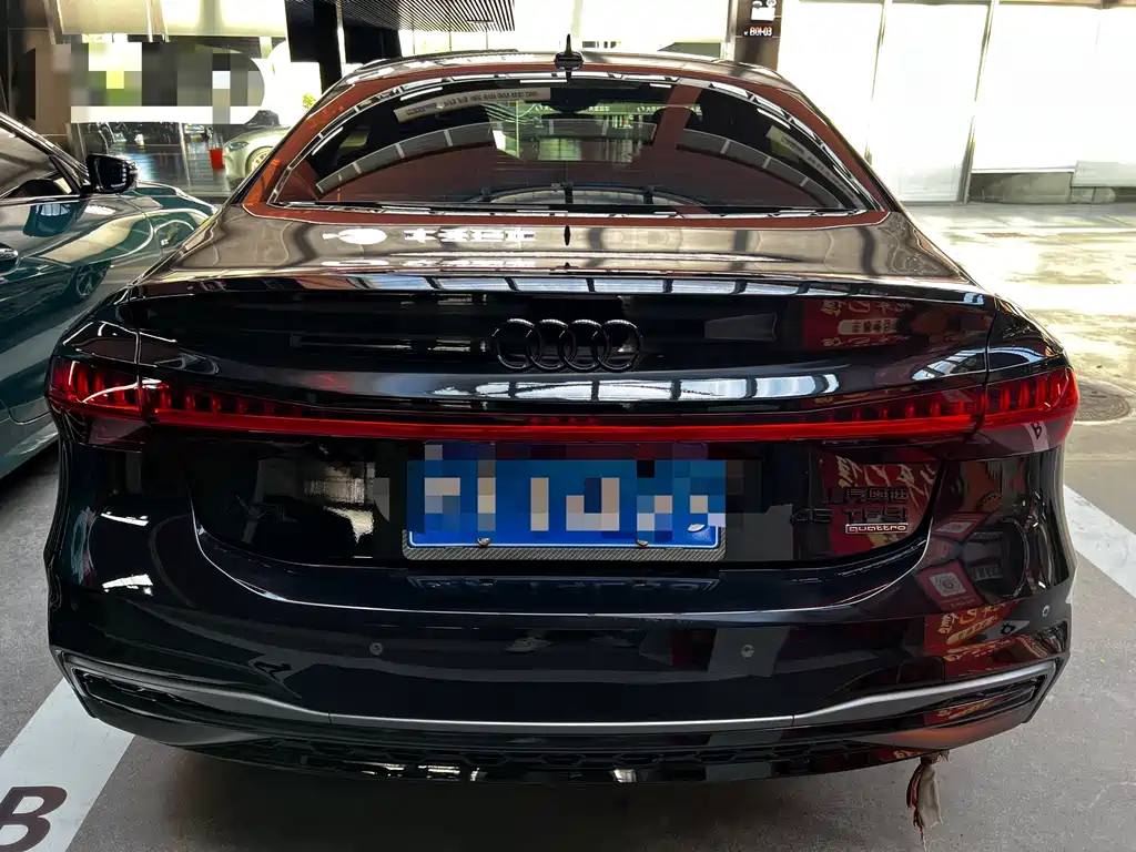 Audi A7L 2024 — фото 18