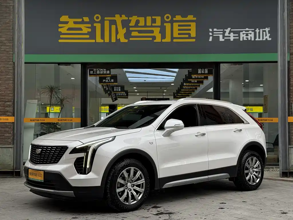 Cadillac XT4 2020 — фото 1