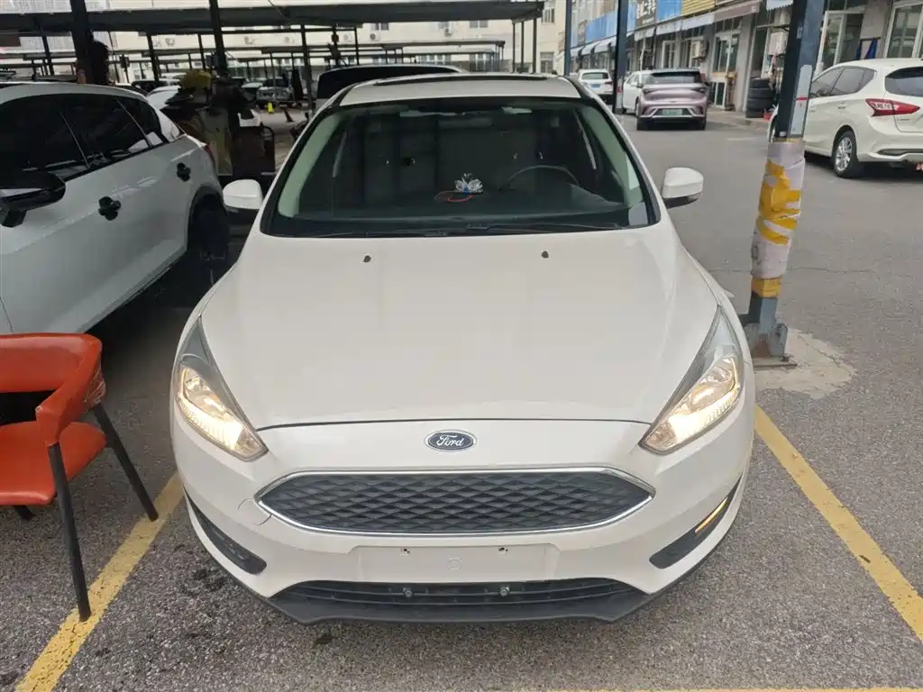 Ford Focus 2018 — фото 3