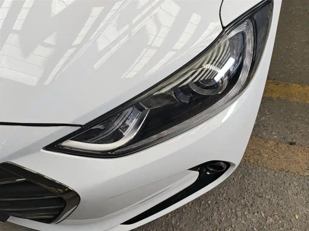 Hyundai Elantra 2019 — фото 17