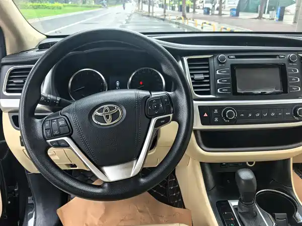 Toyota Highlander 2021