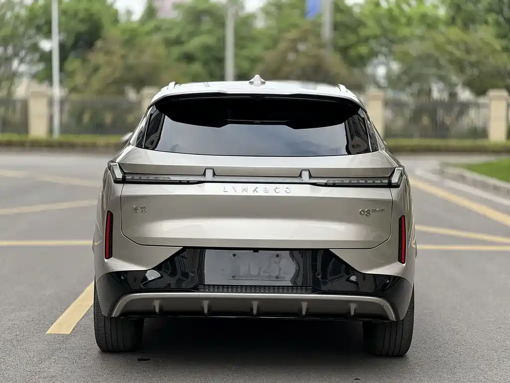 Lynk & Co 08 EM-P 2024 — фото 32