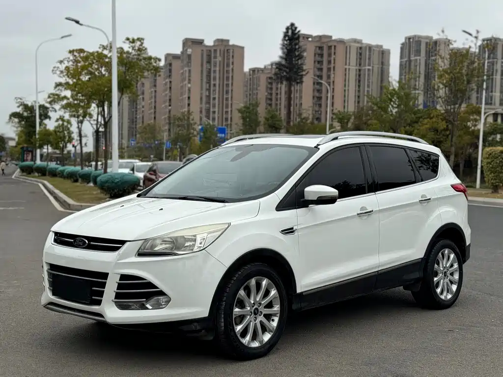 Ford Kuga 2014 — фото 1
