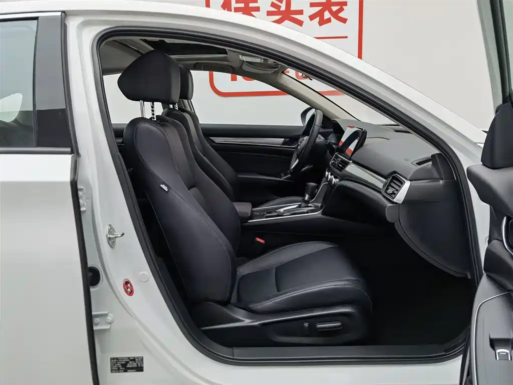 Honda Accord 2022 — фото 23