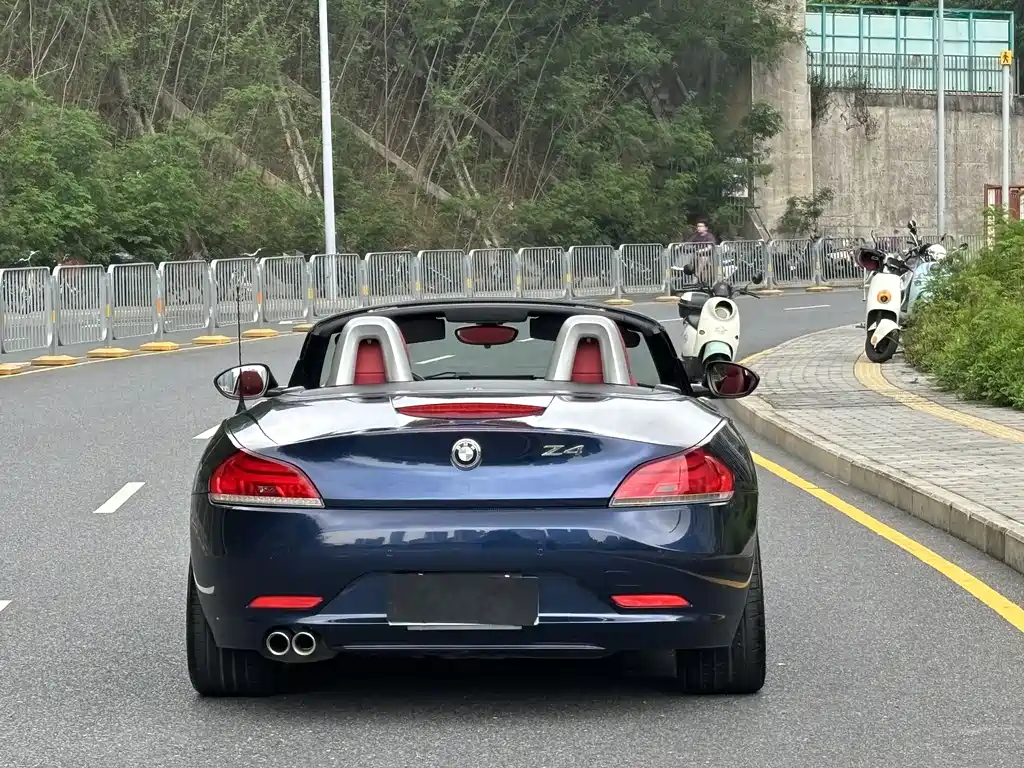 BMW Z4 2013 — фото 18