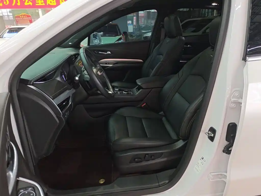 Cadillac XT4 2021 — фото 15
