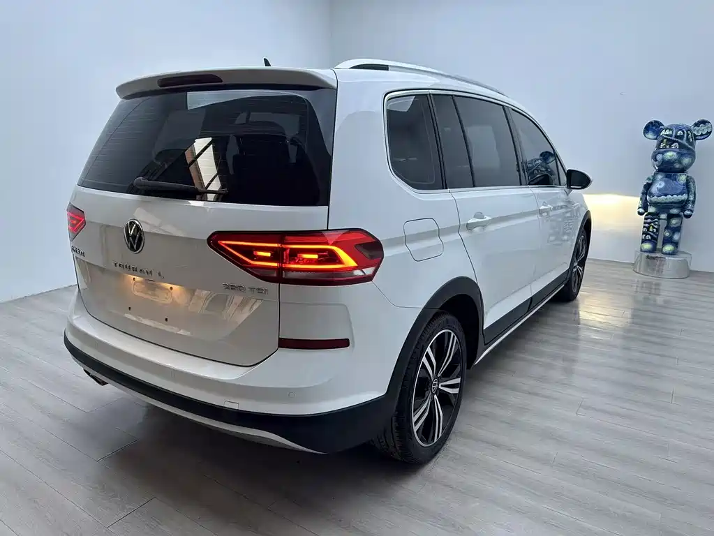 Volkswagen Touran 2023