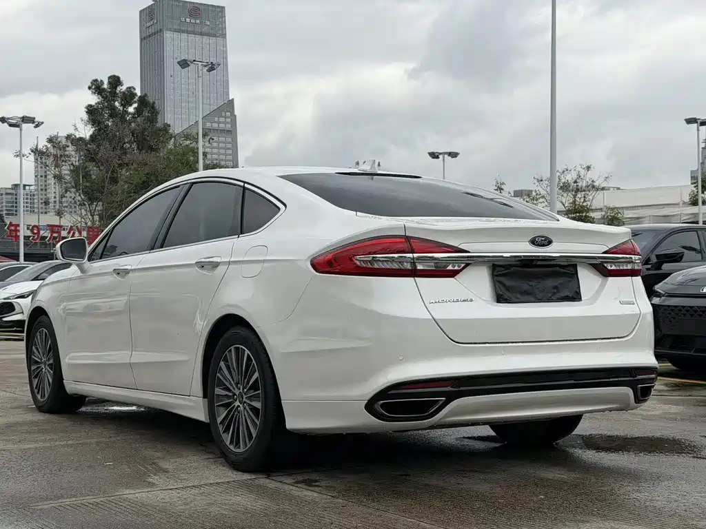Ford Mondeo 2017 — фото 4