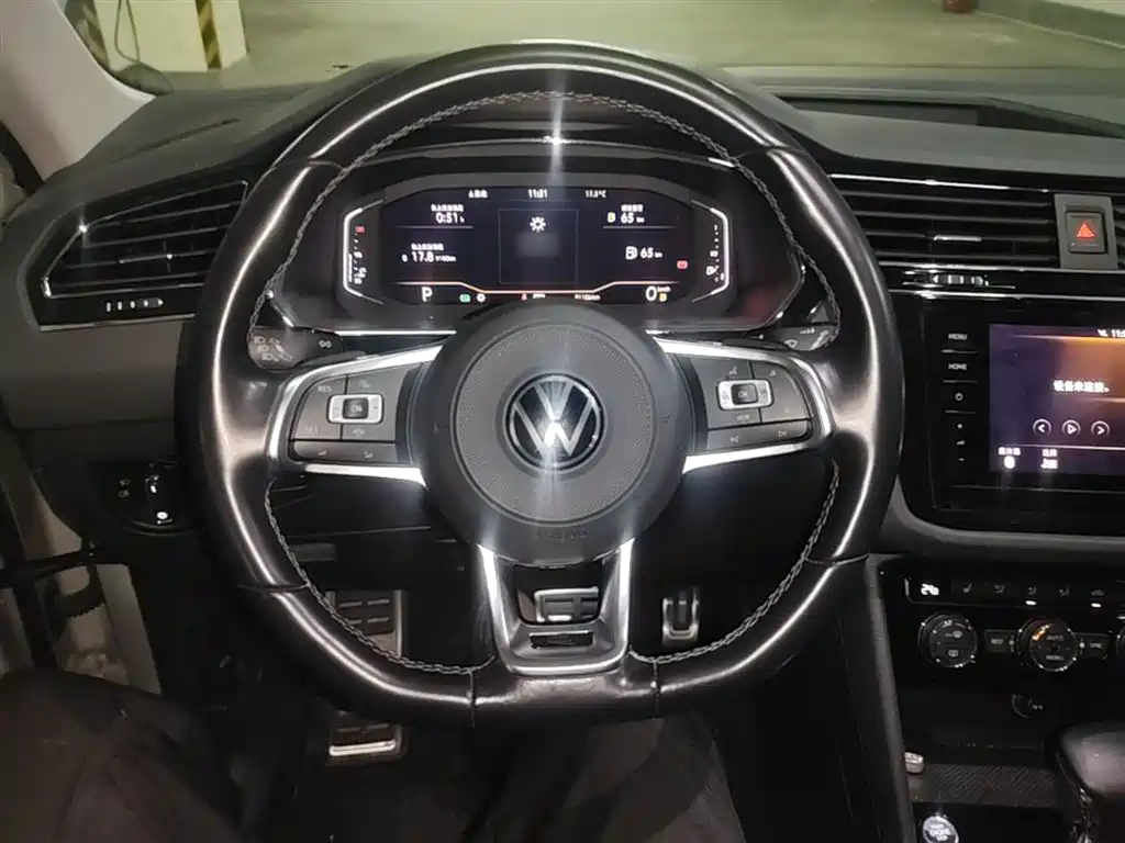 Volkswagen Tiguan L 2021 — фото 11