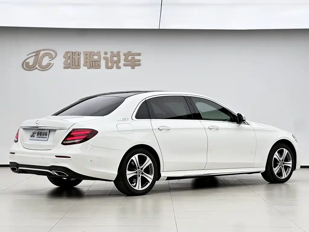 Mercedes-Benz E-Class 2020 — фото 15