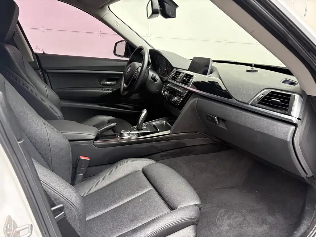 BMW 3 Series GT 2018 — фото 9