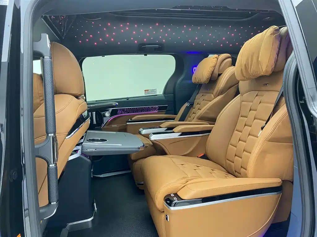 Toyota Granvia — фото 20