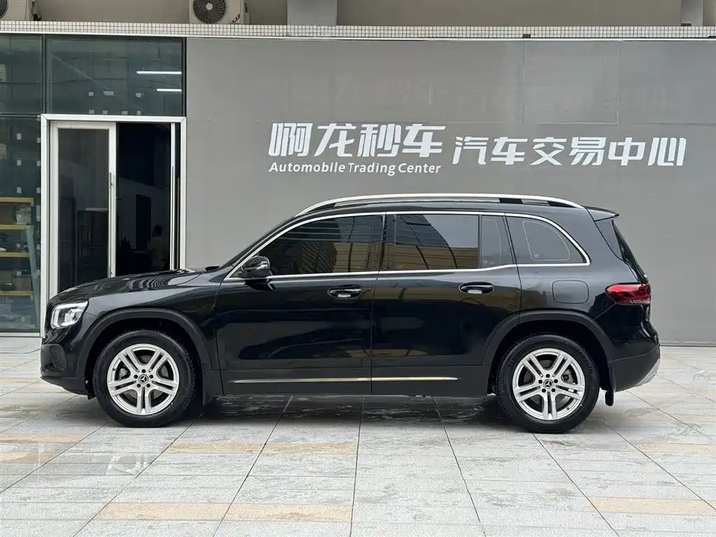 Mercedes-Benz GLB 2023 — фото 24