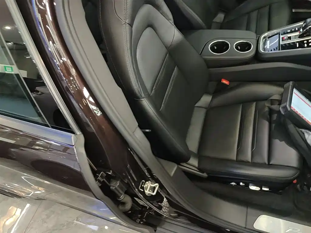Porsche Panamera 2019 — фото 25