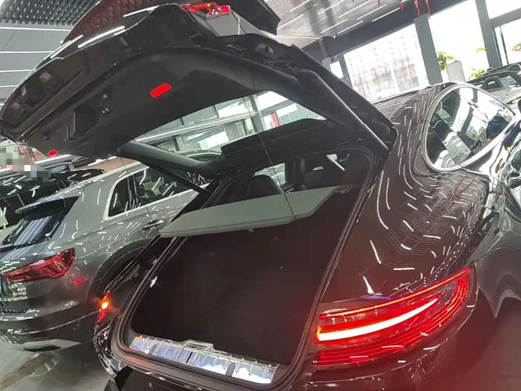 Porsche Panamera 2019 — фото 19