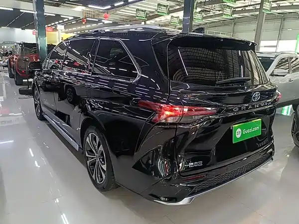 Toyota Granvia 2023