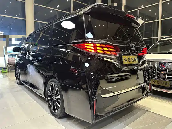 Toyota Alphard 2024