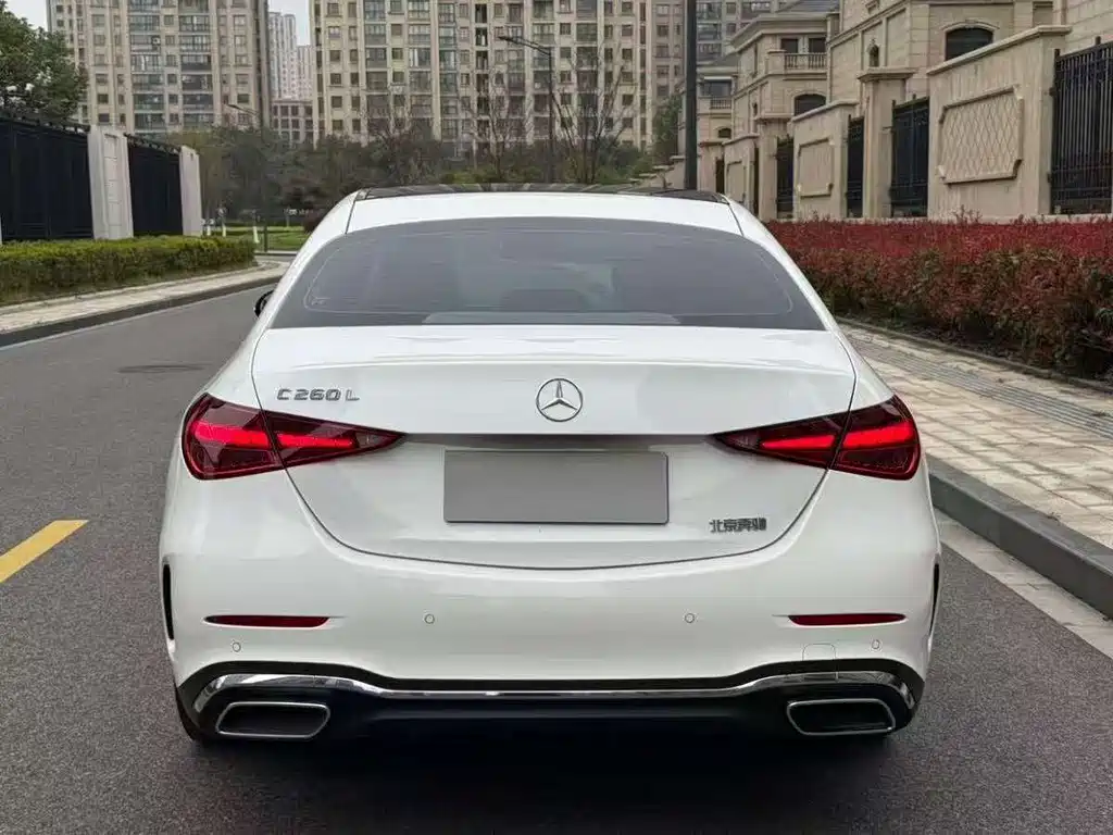 Mercedes-Benz C-Class 2023 — фото 9