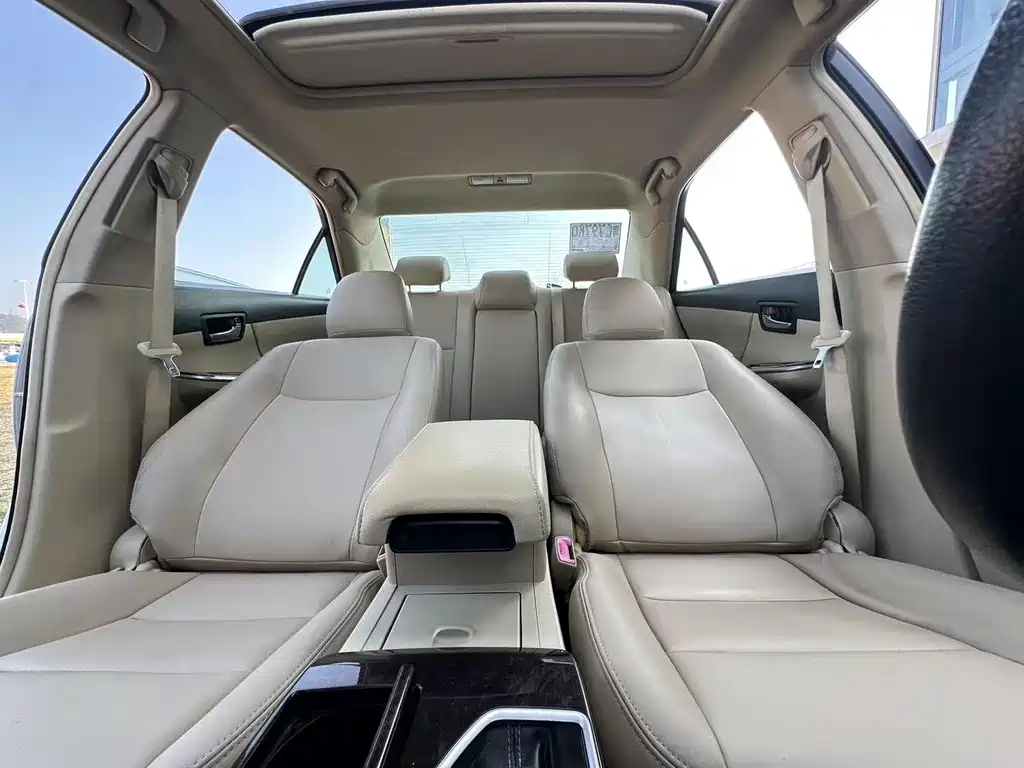 Toyota Camry 2016 — фото 11