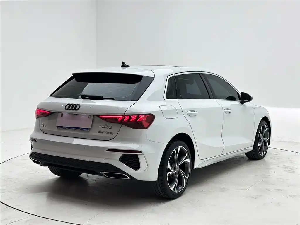 Audi A3 2022 — фото 6