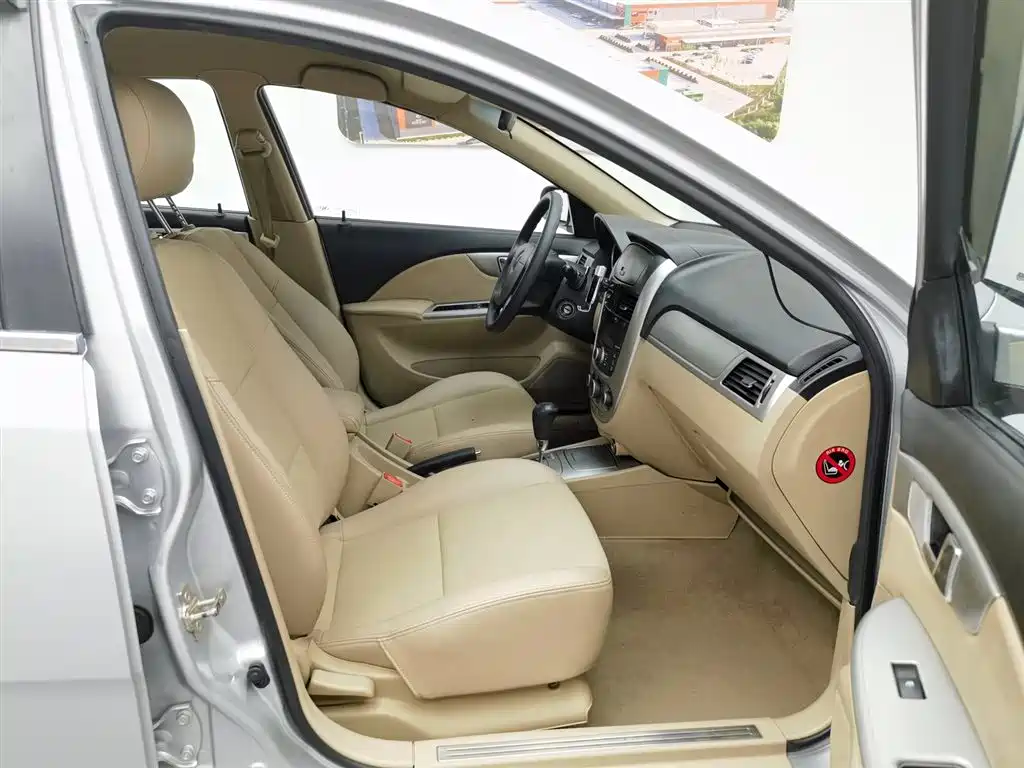 Buick Excelle 2013 — фото 23