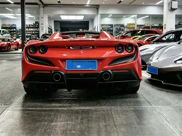 Ferrari F8 2022