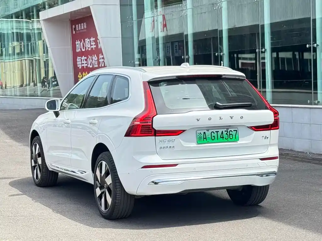 Volvo XC60 Plug-In Hybrid 2025 — фото 13