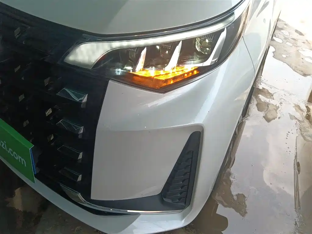 GAC Motor Trumpchi M6 2023 — фото 18