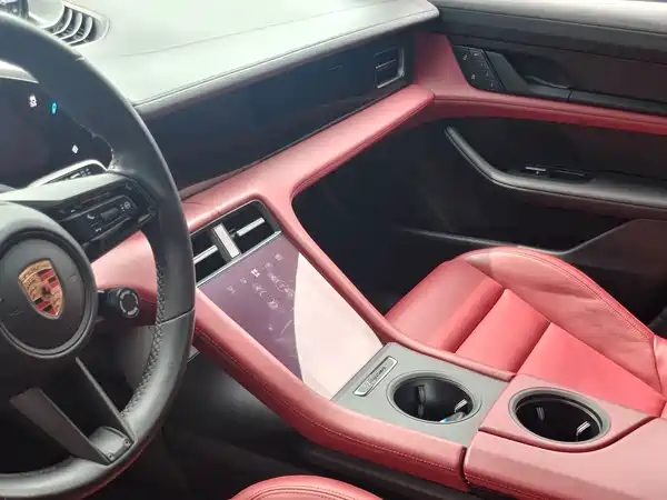 Porsche Taycan 2023