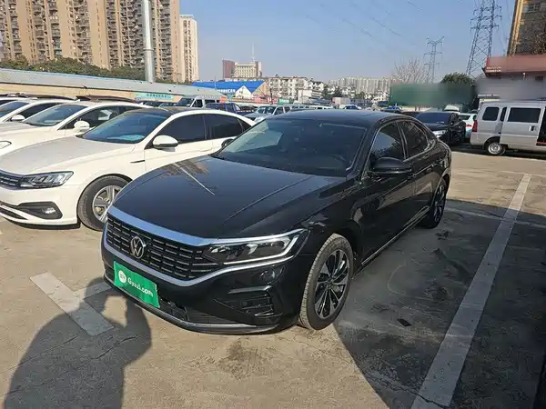 Volkswagen Passat 2023