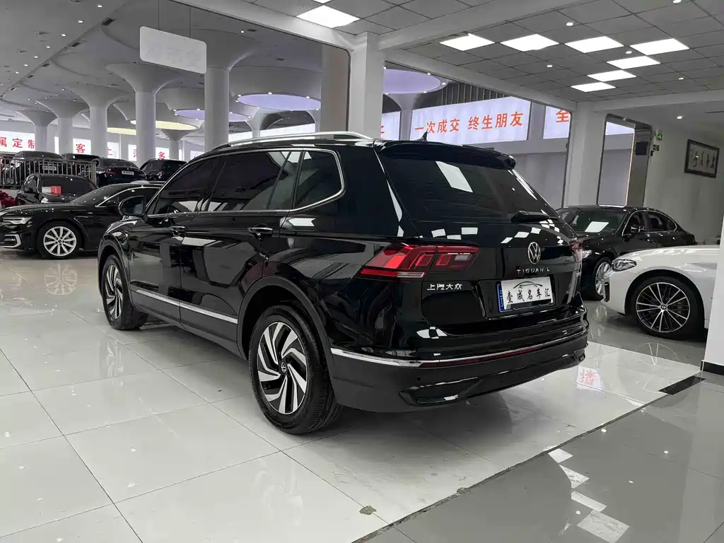 Volkswagen Tiguan L 2025 — фото 9