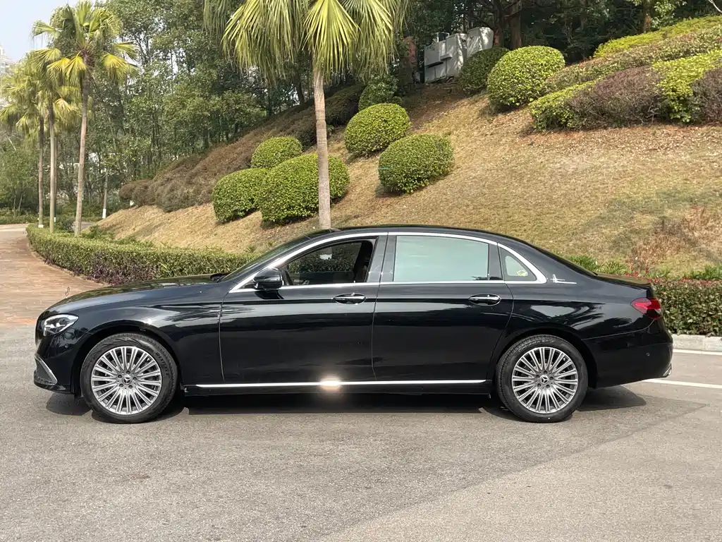 Mercedes-Benz E-Class 2023 — фото 3