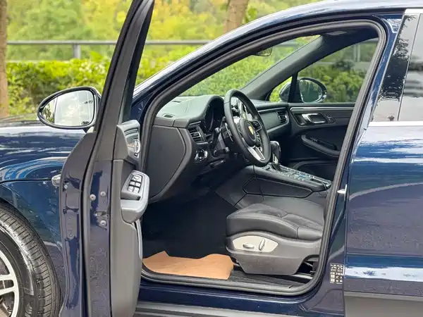 Porsche Macan 2021