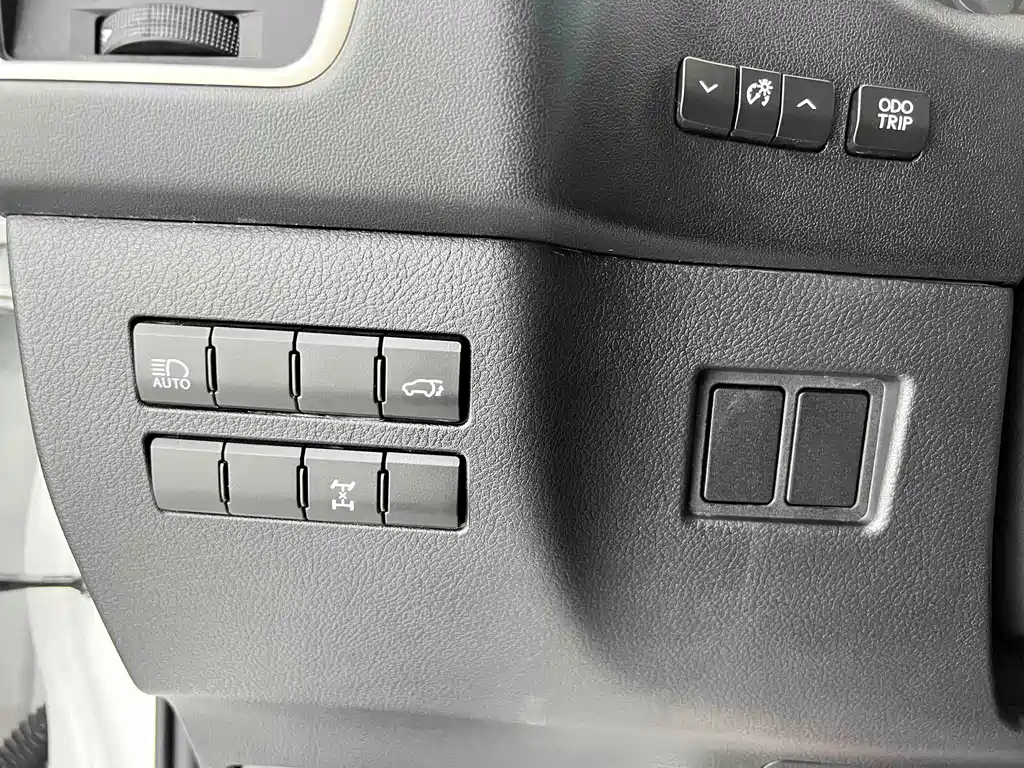 Lexus NX 2021 — фото 13
